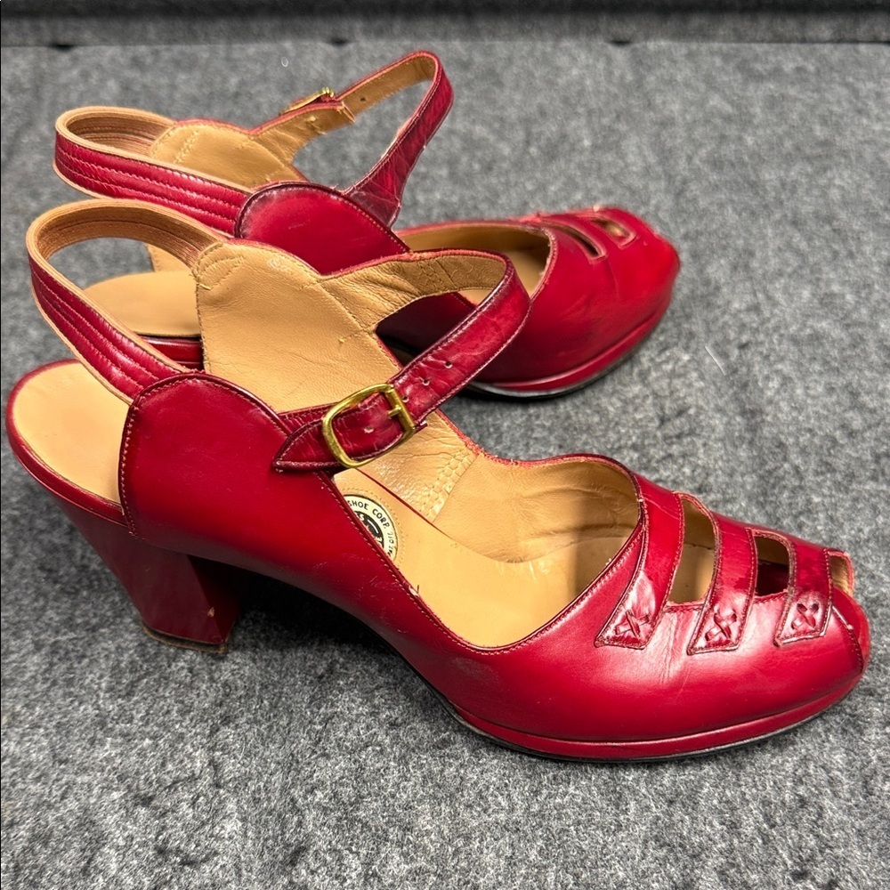 Vintage 1940’s Elegant Red Peep-Toe Heels by The Red Cross Shoe Corp - Picture 9 of 16